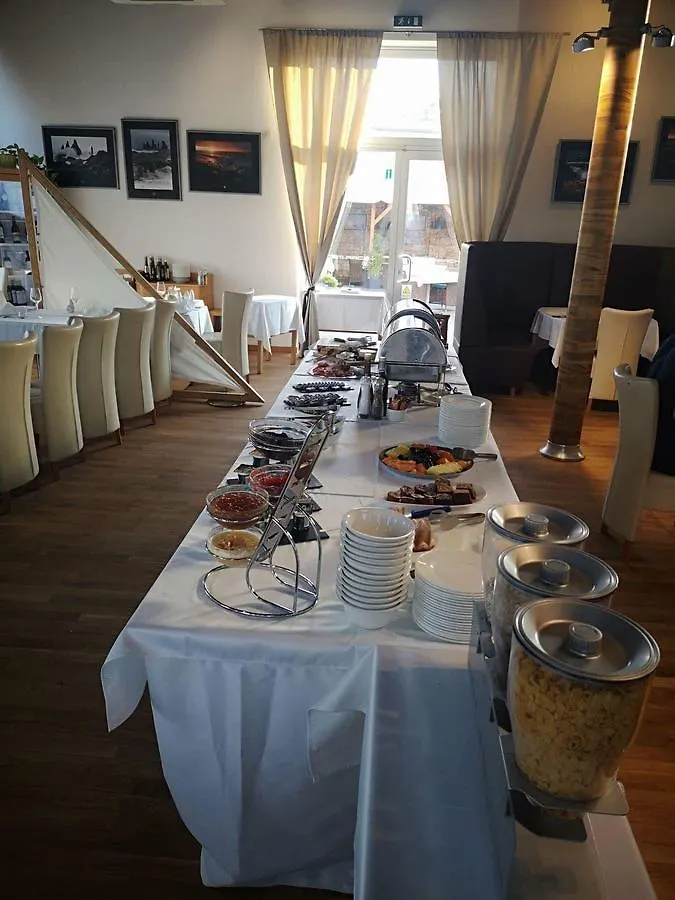 Restaurant & Design Hotel Noem Arch Brno 4*,