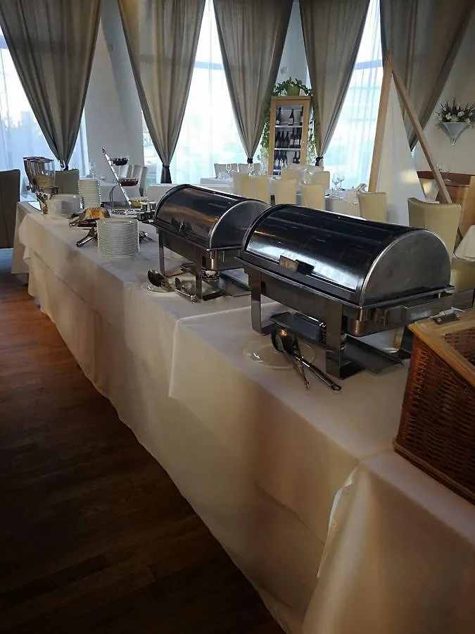 Restaurant & Design Hotel Noem Arch Brno 4*,